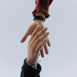 Vertical holding hands